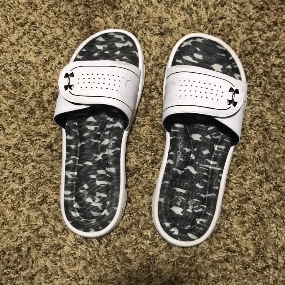 Under armour slides